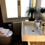 Stylish 1br In Bragora Self-contained Walk To San Marco & Biennale Apartment *