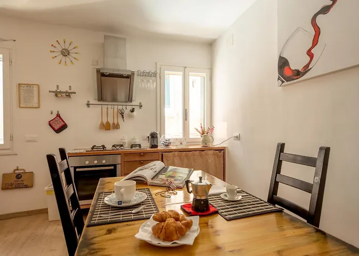 Castello Heart 1br Walk To San Marco & Biennale * 베니스